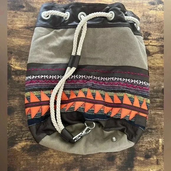 TOMS | Bucket Bag, handbag.​ - Picture 2 of 16